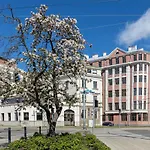 Top Location Studio In Old Town